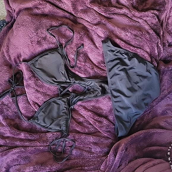 Wetseal Black Strappy Cutout One Piece swim suit, sz Small - Picture 6 of 6